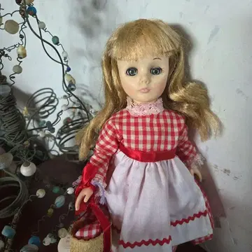 빈티지 U.S.A. 인형 리틀 레드 라이딩 후드
