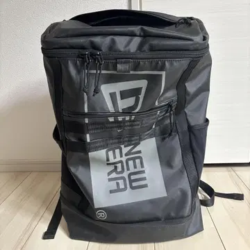 NEW ERA 블랙 백팩