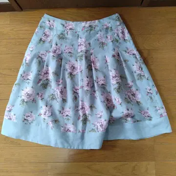 LAURA ASHLEY [ 로라 애슐리 ] 스카이블루 꽃무늬 스커트