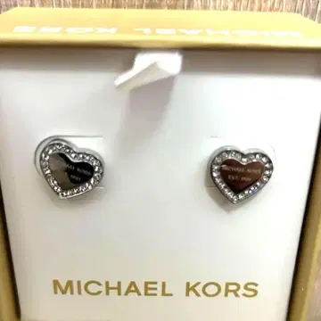 [ 새상품 ] 마이클코어스 하트 스터드 귀걸이 파베 실버 SLV