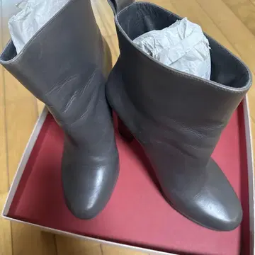 그레이 가죽 부츠 하이힐 미사용
