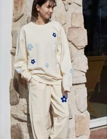 나스 FARM 빌리지 FARM FLOWER SWEATSHIRTS