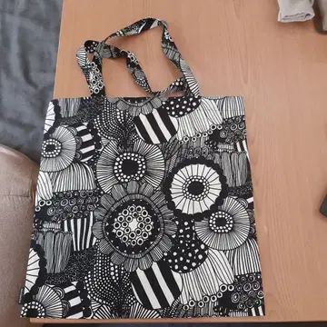 marimekko 흑백 꽃무늬 토트백