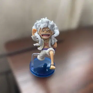 루피 점프 포즈 피규어