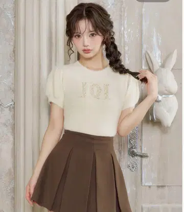 Darich 팬시 비즈 DD 로고 니트탑 IVO