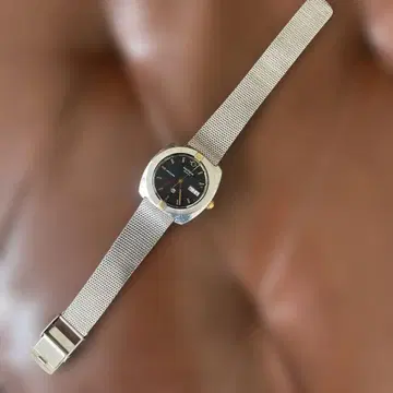 WALTHAM VACUUM quartz