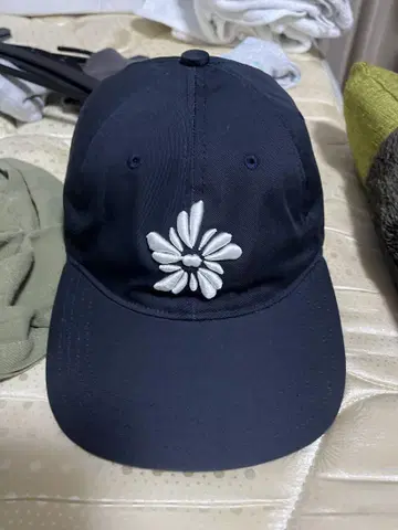 NICK GEAR 닉기어 꽃 자수 네이비 캡