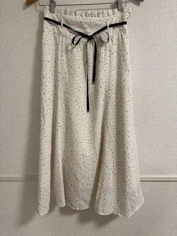 플레어 롱 스커트 크림색 블랙 도트