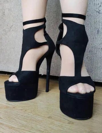 블랙 스트랩 하이힐 36