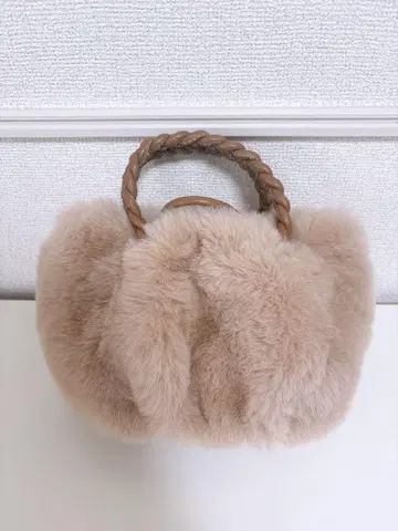 퍼 숄더백