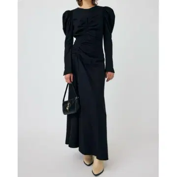 MOUSSY 비대칭 개더 라인 드레스