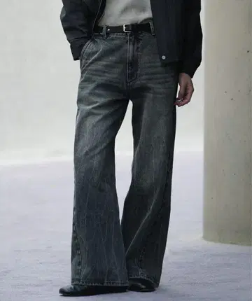 CURVED FLARE DENIM SLACKS