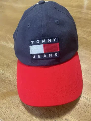 TOMMY JEANS 네이비/레드 캡