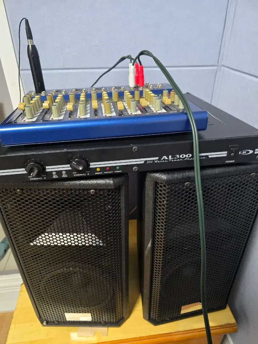 Joytron AM20 Mixer + Microphone Set on Bunjang Global Site.