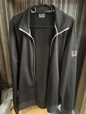 EA7 엠포리오 아르마니 블랙 저지
