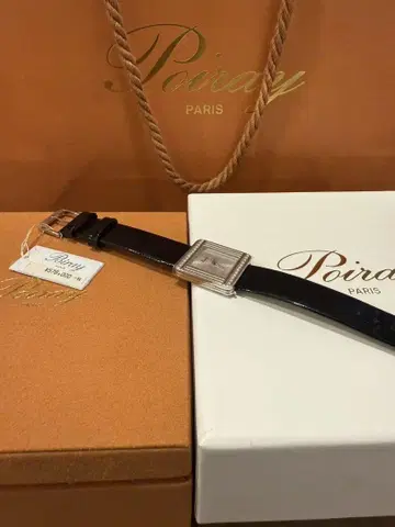 Poiray 스퀘어형 블랙 가죽 손목시계