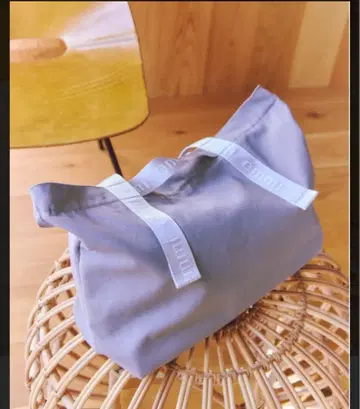 emmi 에미 로고 빅 토트 그레이