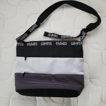 CAMPER 숄더백 스트라이프 디자인