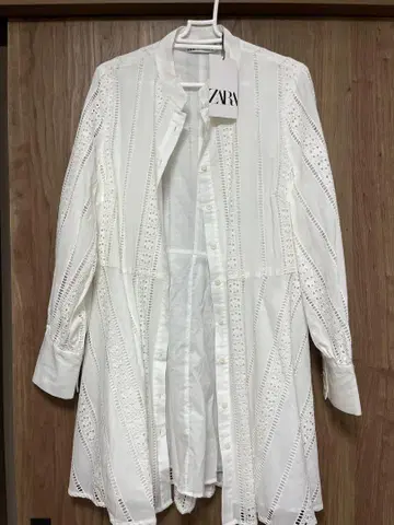 ZARA 화이트 긴팔 셔츠 L 사이즈