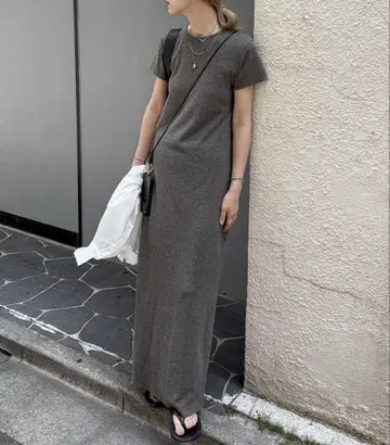 feepur 컷 리브 하프 슬리브 원피스