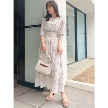 dazzlin 플리츠 슬리브 5부 소매 원피스