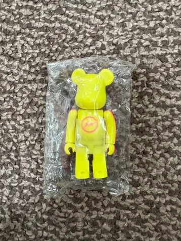 베어브릭 시리즈 20 아티스트 이면 fragment