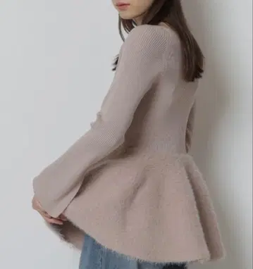 Rirandture 리랜드트루 샤기 풀오버 핑크 베이지
