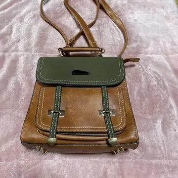 브라운 그린 가죽 백팩