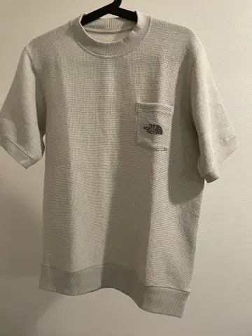 THE NORTH FACE 라이트 그레이 T셔츠