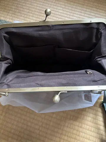 가마구치 숄더백 그레이