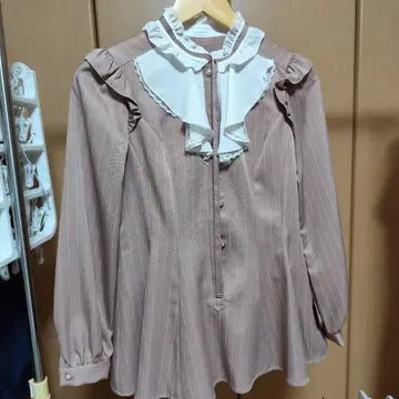 브라운 스트라이프 패턴 프릴 옷깃 셋업