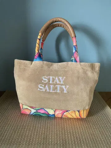 STAY SALTY 토트백