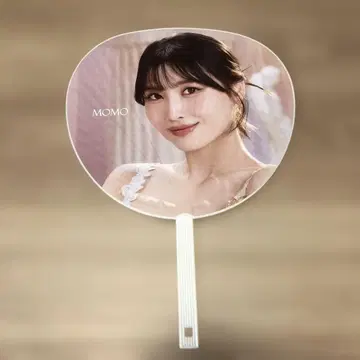 TWICE MOMO 부채 READY TO BE