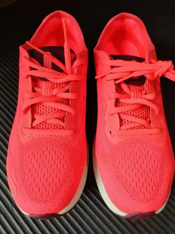 [ 새상품 ] 언더아머 호버 소닉6 ( WOMEN ) 25.0