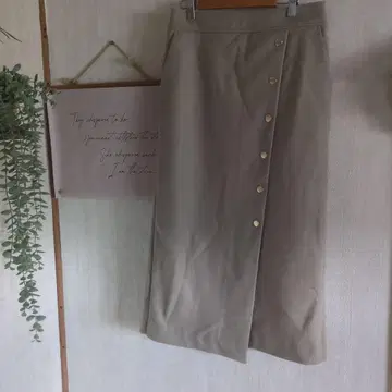 새상품급 버튼 달린 타이트 스커트
