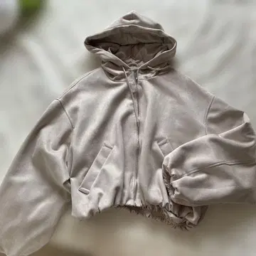 ZARA 스웨이드풍 베이지 후드 부착 크롭 자켓 숏 기장