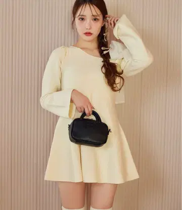 NICE CLAP 어깨 리본 원피스