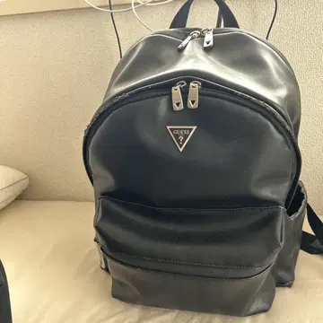 GUESS 블랙 백팩