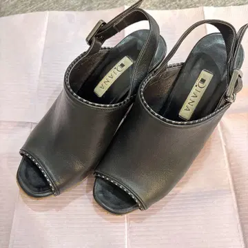 Diana 블랙 오픈토 샌들 S 사이즈