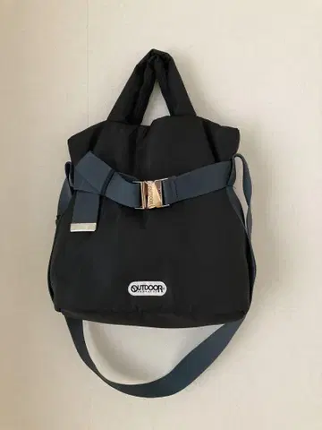 OUTDOOR 블랙 숄더백