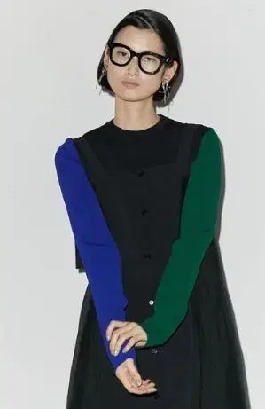 컨디션 최상 UN3D. 23AW 바이컬러 슬리브 니트 탑 블랙 S