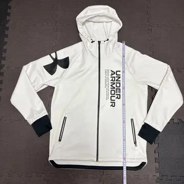 UNDER ARMOUR 후드 부착 저지 화이트