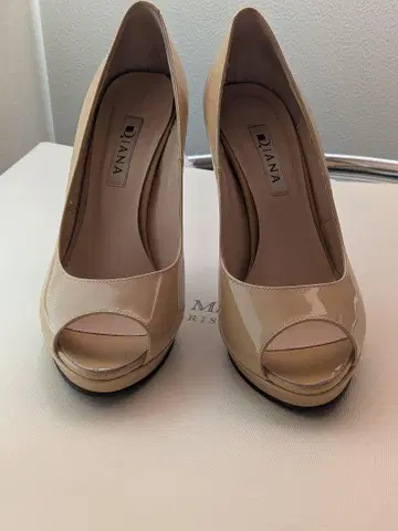DIANA 베이지 오픈토 하이힐