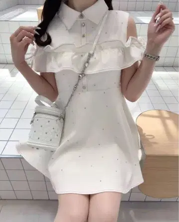evelyn 비쥬 오프숄더 데님 원피스 화이트