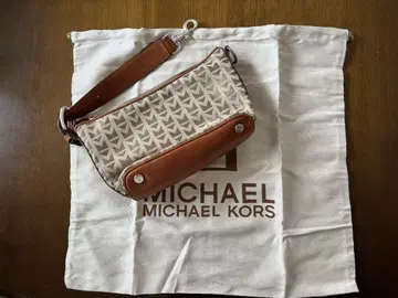 ** MICHAEL KORS ** 베이지 핸드백