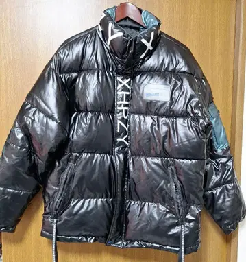 XHPZY 블랙 다운 자켓 L 사이즈 오샤레한 다운 자켓입니다