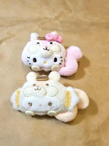 산리오 시크릿 브로치 리스모후모후 키티 코기뮨