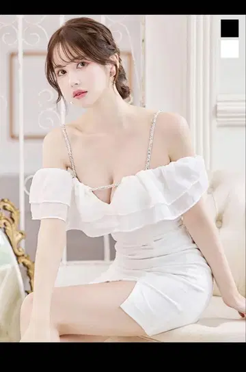 Jewels 오프숄더 프릴 화이트 드레스