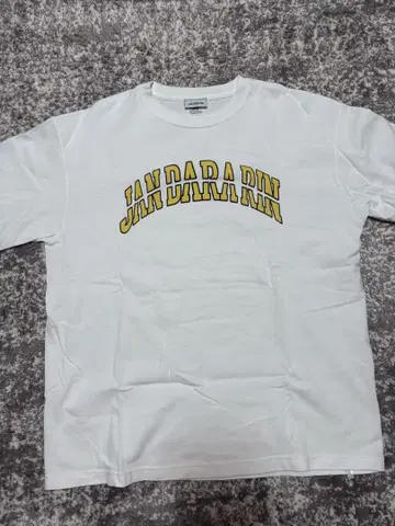 JAN DARARIN 쟈다라린T셔츠 도카이 온에어 치아돌출