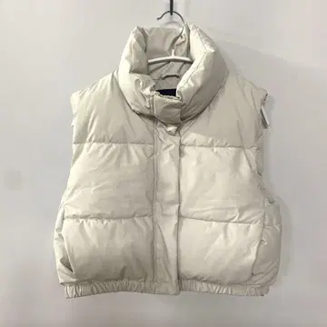 ZARA 베이지 충전솜 다운 베스트 XS 드로 코드 있음